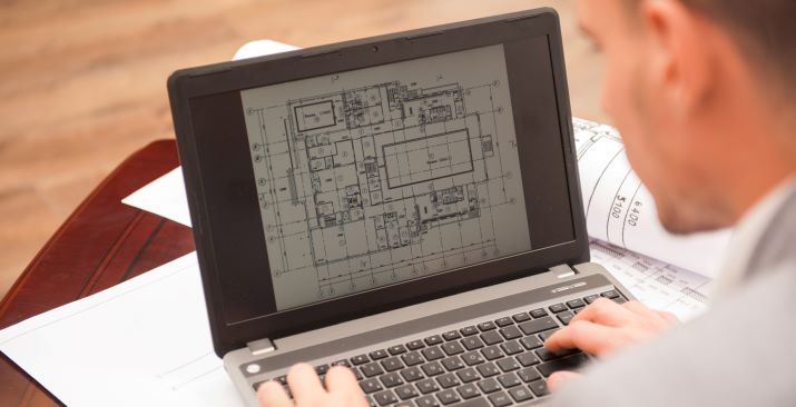 Os softwares de projeto são relevantes para reproduzir o esboço do levantamento e iniciar o projeto arquitetônico
