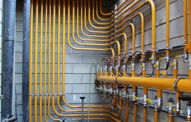 Ambientes que utilizem estratégias como iluminação e ventilação naturais, contribuem para o alcance do conforto térmico