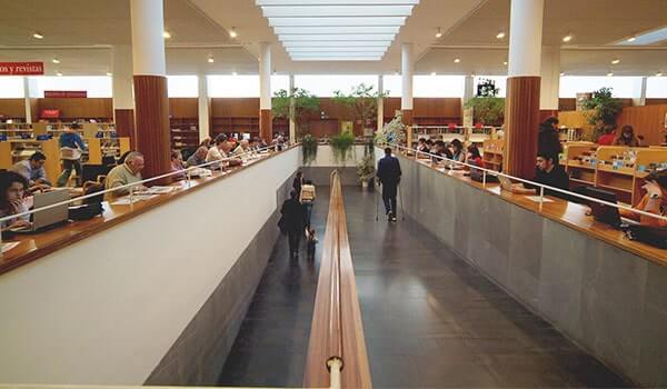Rampa da Biblioteca Torrente Ballester