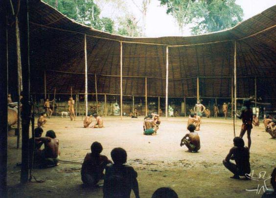 Exemplo de edificação que utiliza técnicas construtivas relacionadas à Arquitetura Vernacular e na Bioconstrução