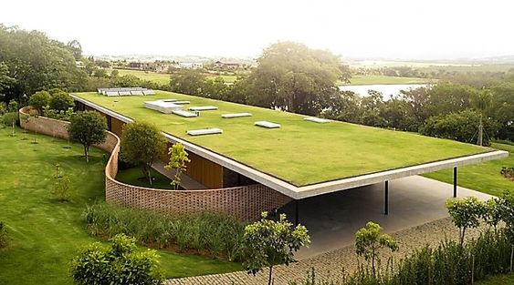 Exemplo de edificação com telhado verde