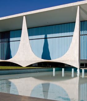 Colunas externas do Palácio da Alvorada