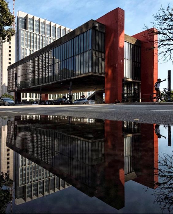 Museu de Arte de São Paulo projetado por Lina Bo Bardi
