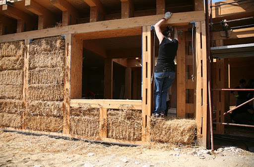 Parede construída com adobe