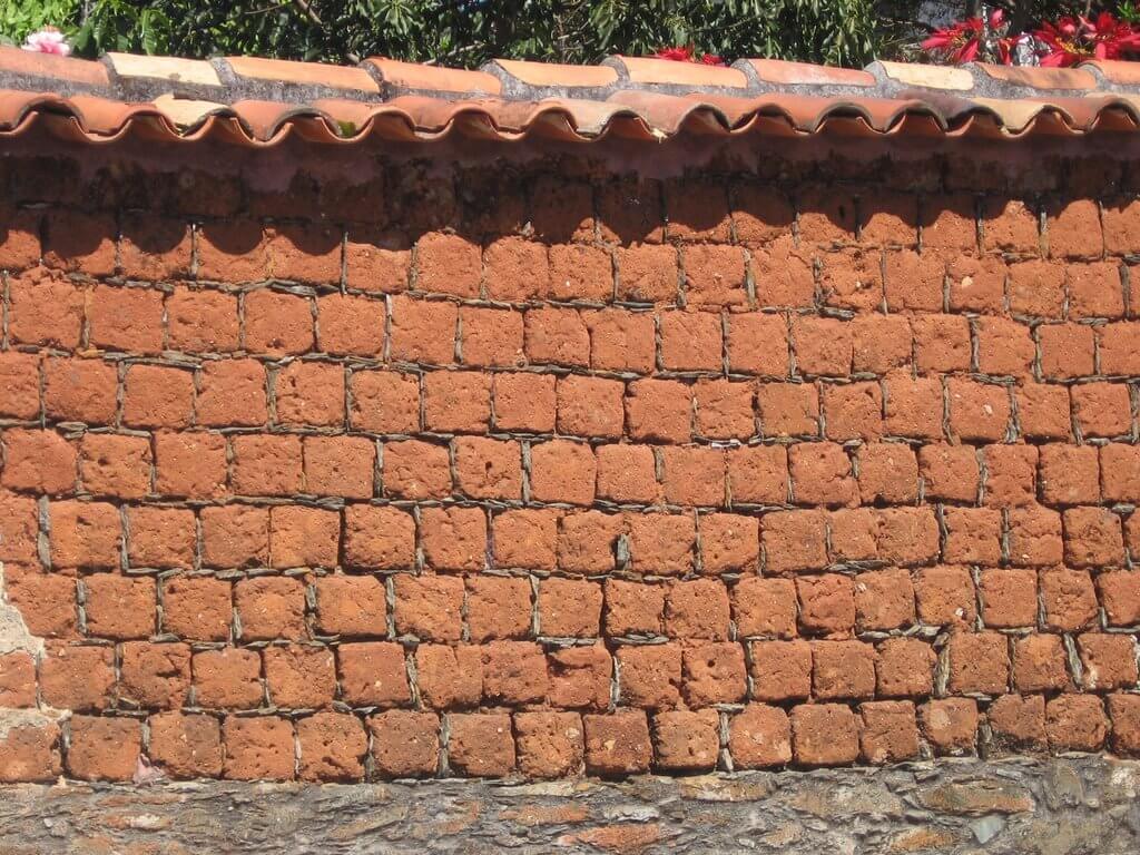 Casa construída com a técnica de COB